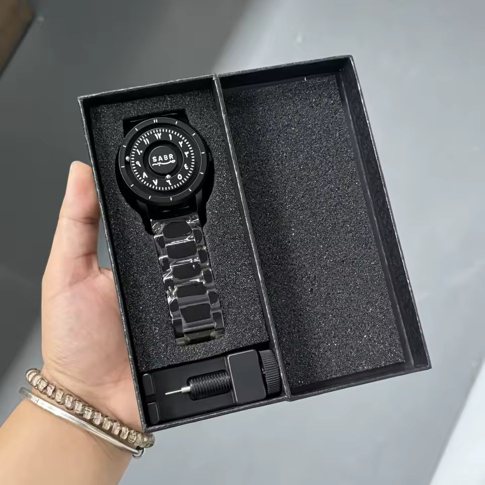 Montre Futuriste pour Homme – SABR