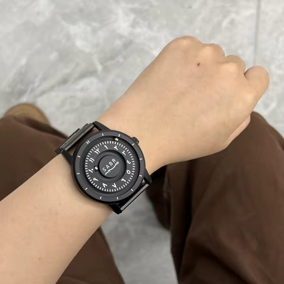 Montre Futuriste pour Homme – SABR